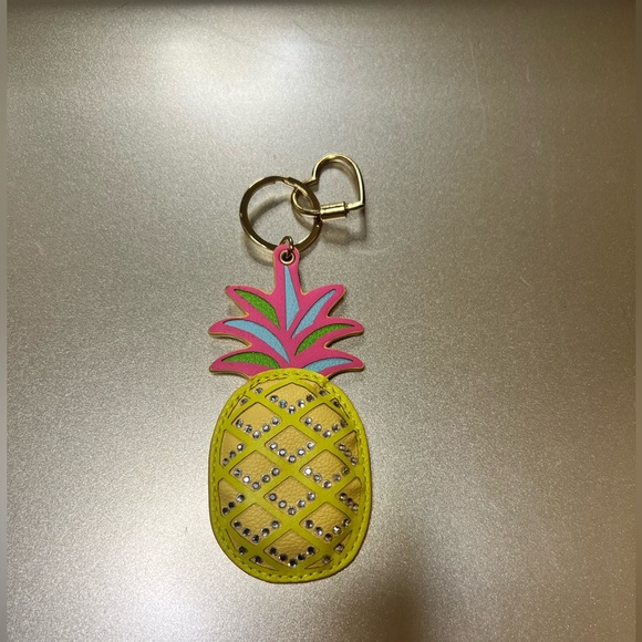 Sparkly faux crystal Pineapple Keychain - Picture 2 of 2
